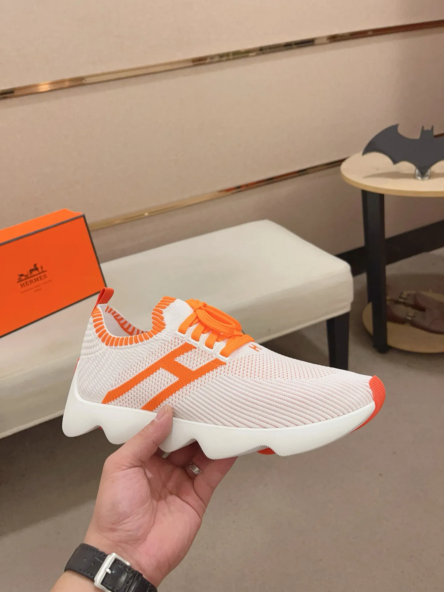 Men's clothing and shoes💰: 420💰《HERMES》【Classic Original Version】Hermès; top 🔝purchasing agent🔍🔍men's latest 🇺🇸 counters are on sale at the same time, original fly-knit fabric imported from Italy is exquisite in workmanship (Italian 🇮🇹Imported water-dyed 🐂cowhide lining) sole: original sole provided by the original factory, ⚠️exclusive double-layer activity·TPR·rubber·combined molded outsole; Code number: 38-44 (45/46 can be customized, non-refundable)